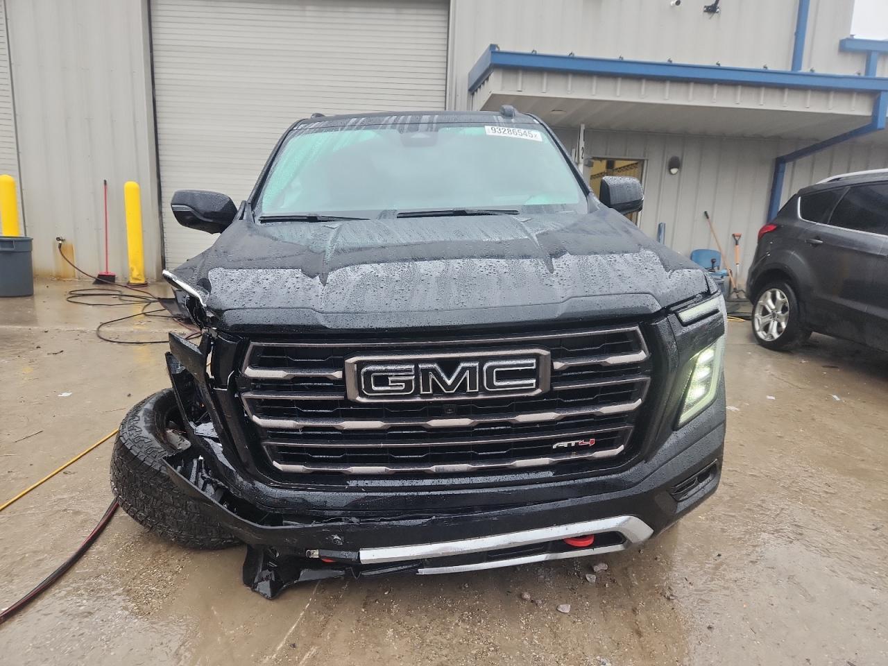 2025 GMC Yukon