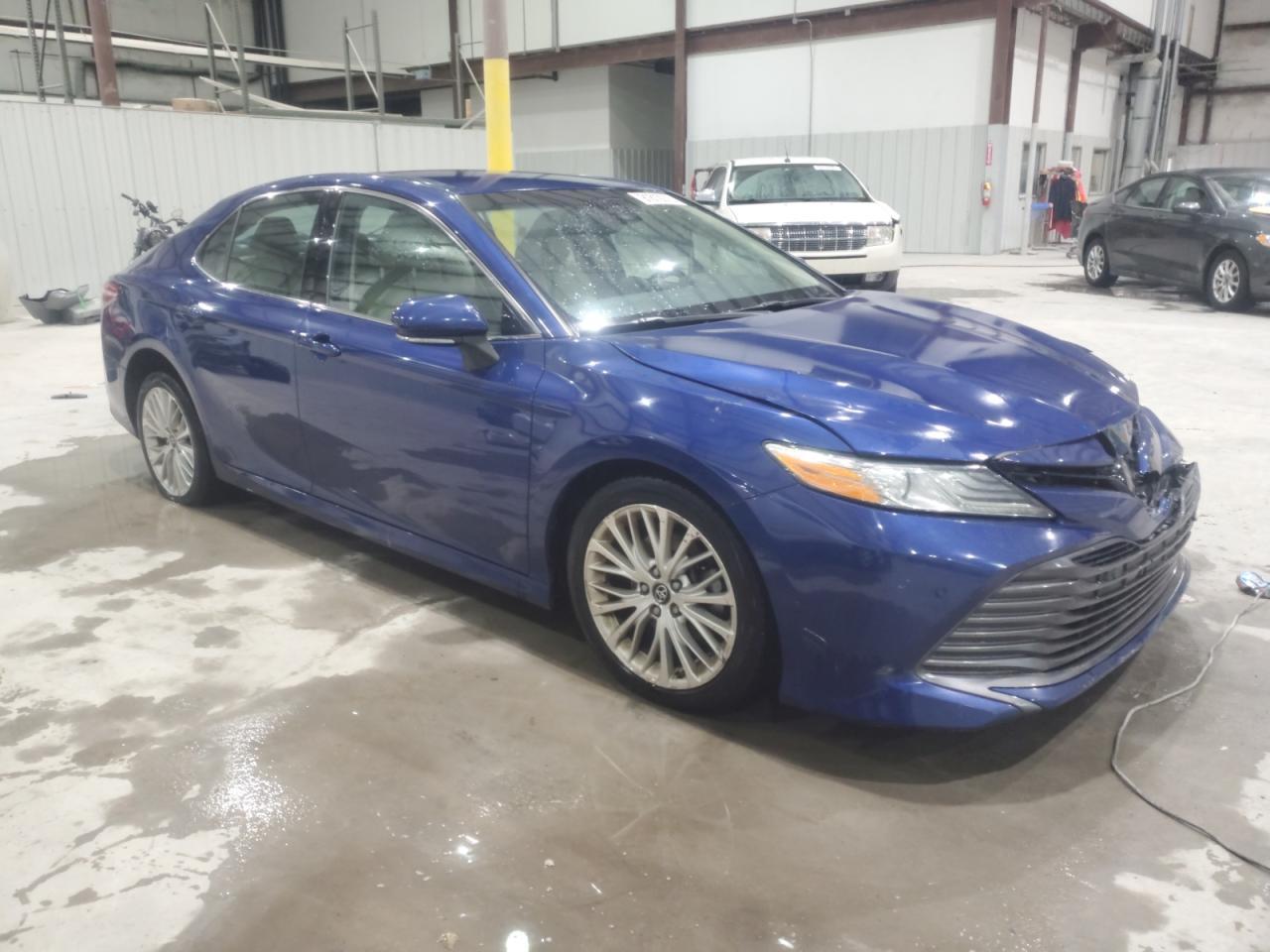 2018 TOYOTA CAMRY