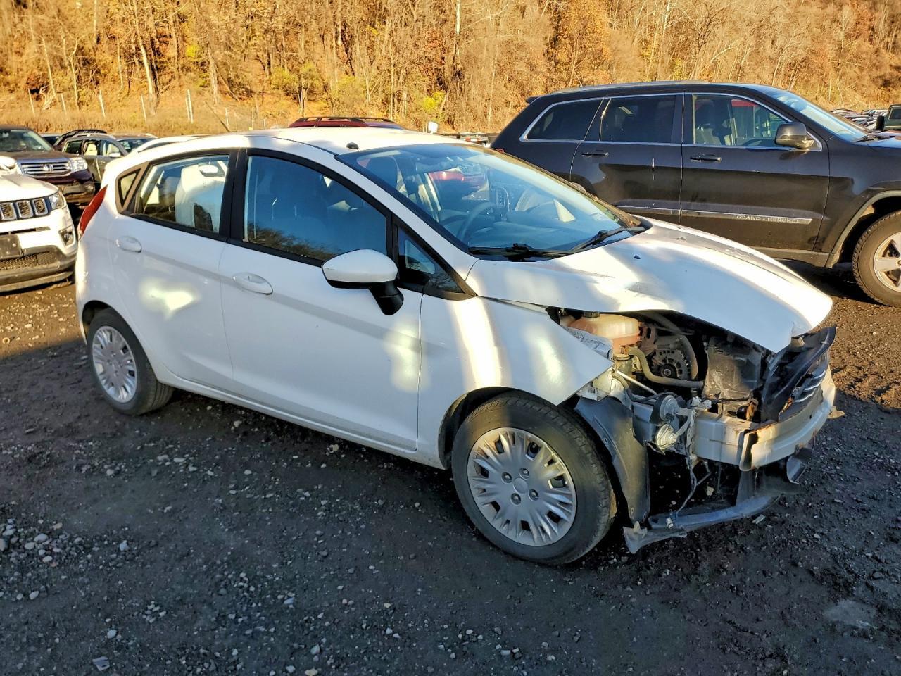 2016 FORD Fiesta
