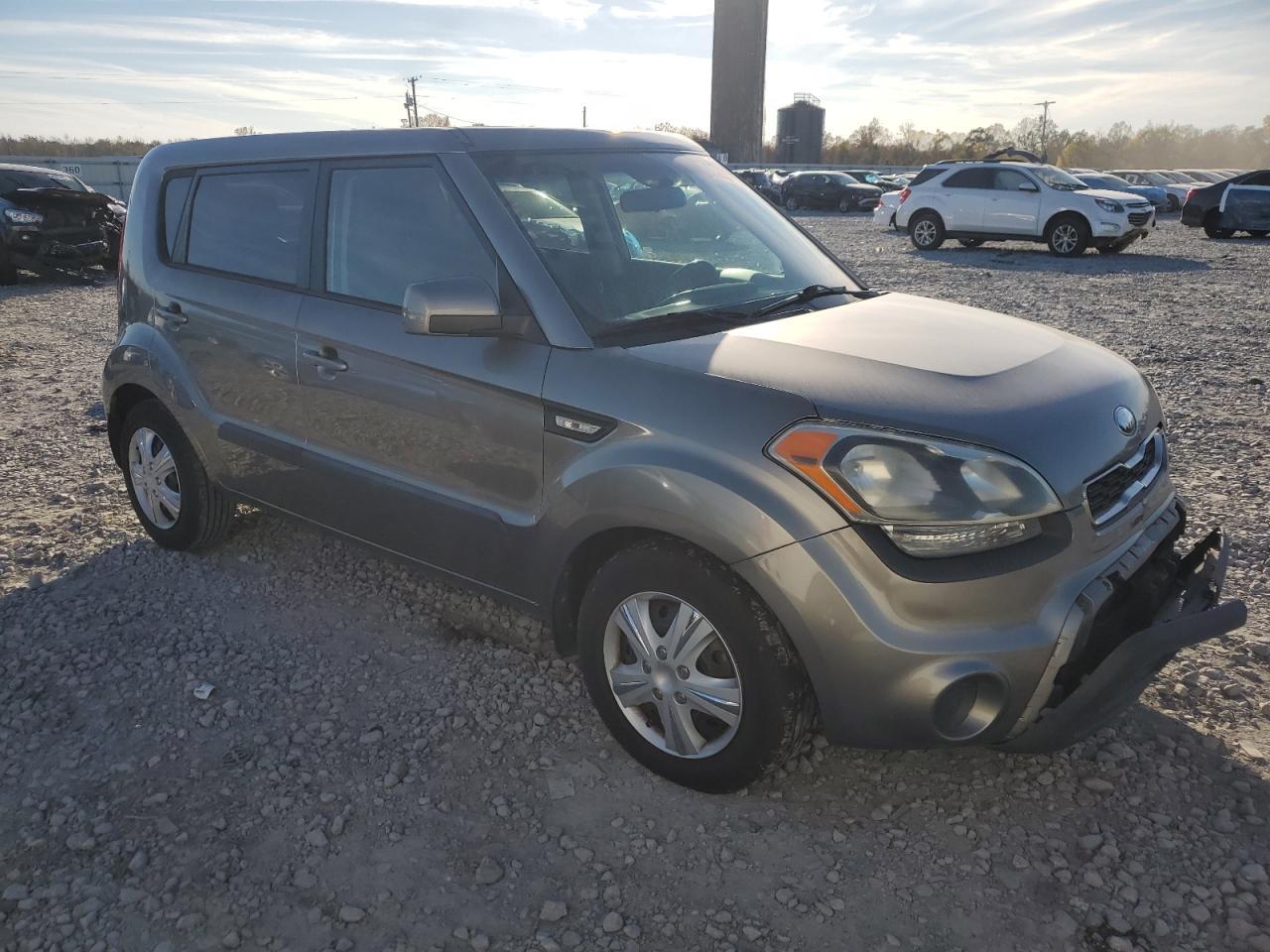 2013 KIA SOUL +