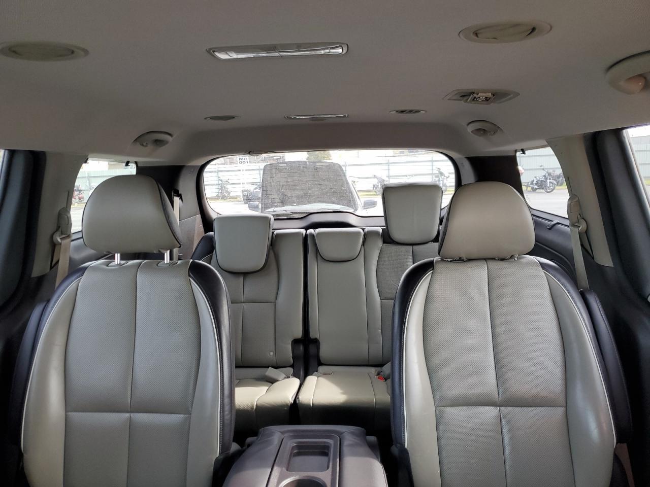 2016 KIA SEDONA