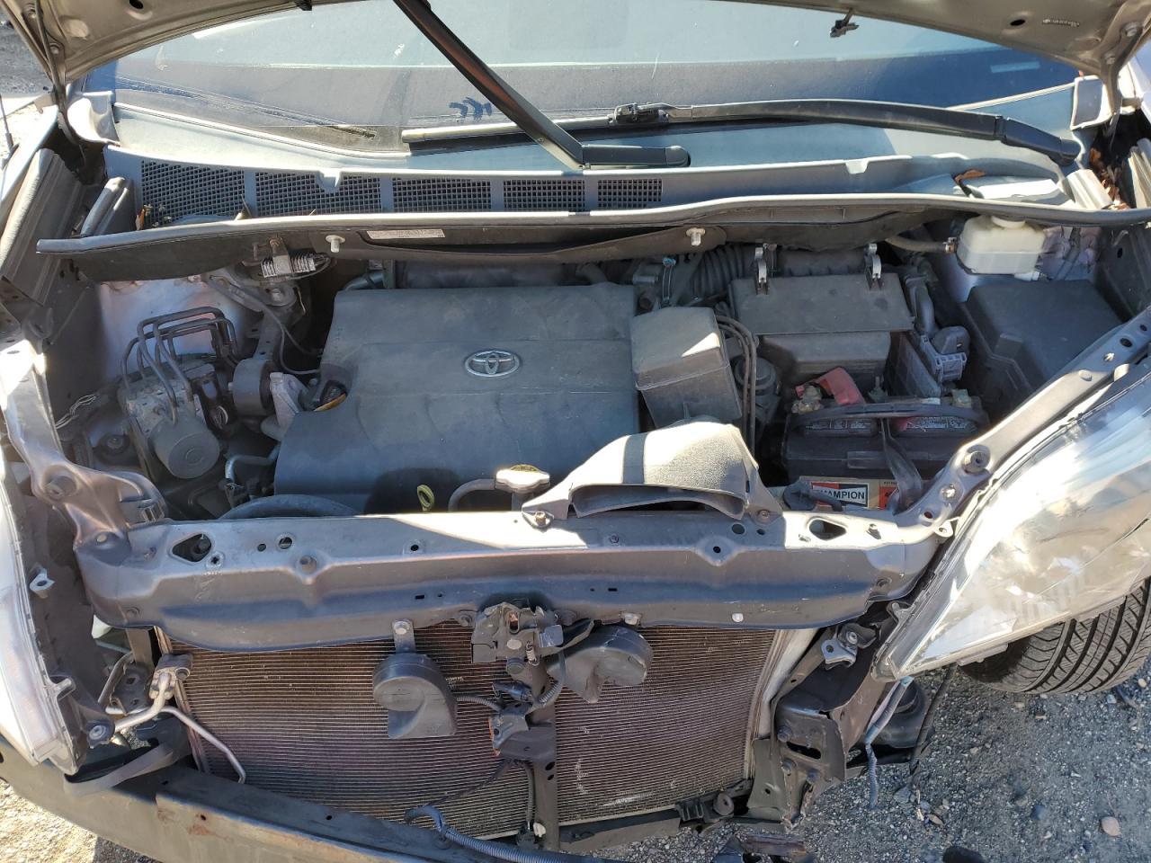 2014 TOYOTA SIENNA