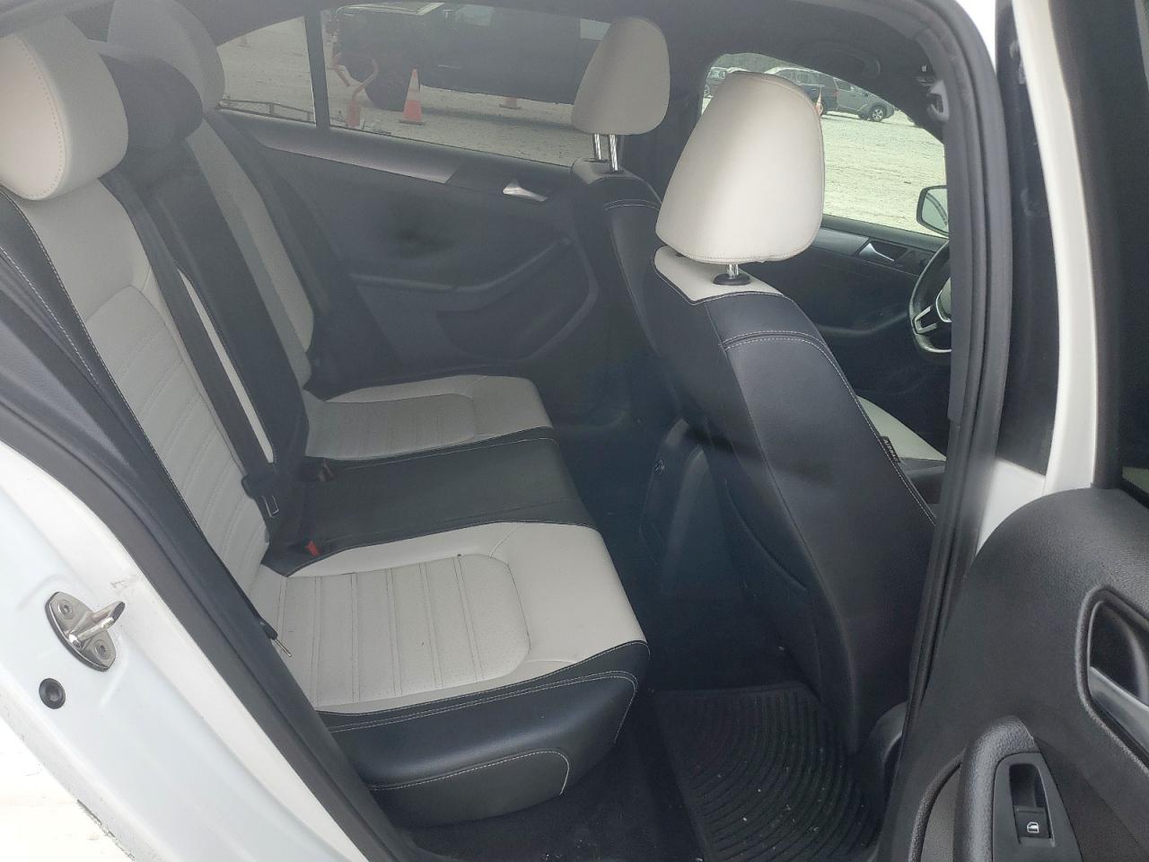2016 VOLKSWAGEN JETTA