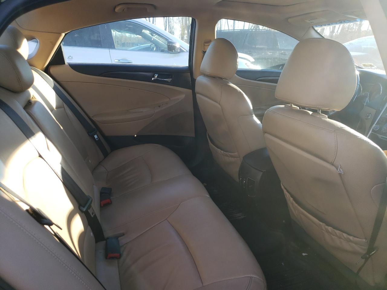 2011 HYUNDAI SONATA