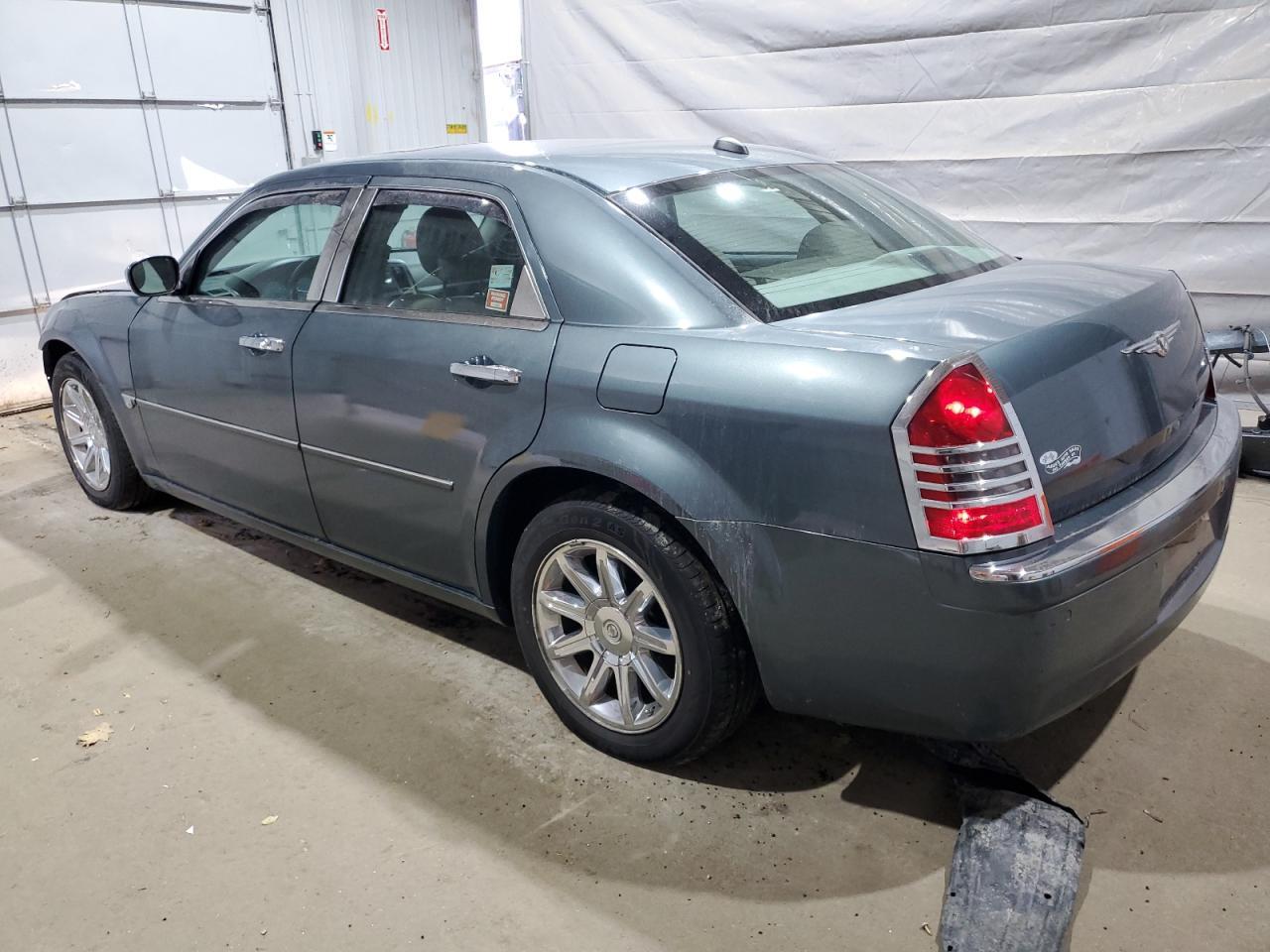2005 CHRYSLER 300