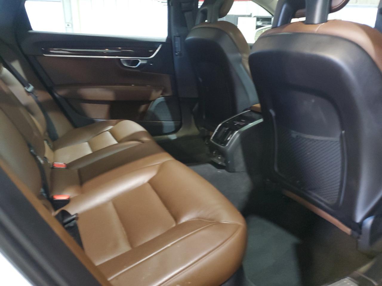 2018 VOLVO S90