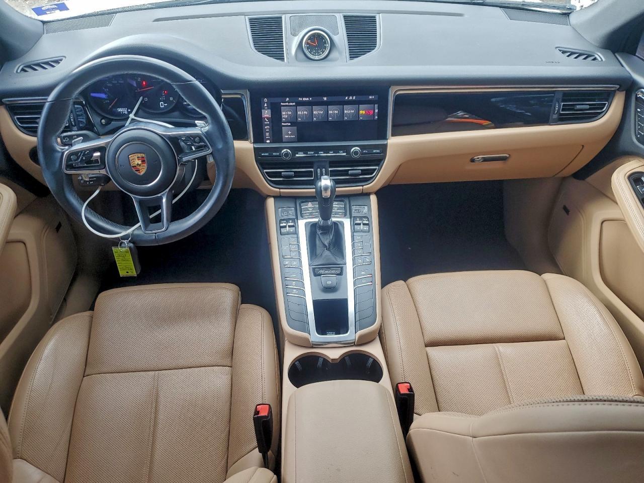 2019 PORSCHE Macan