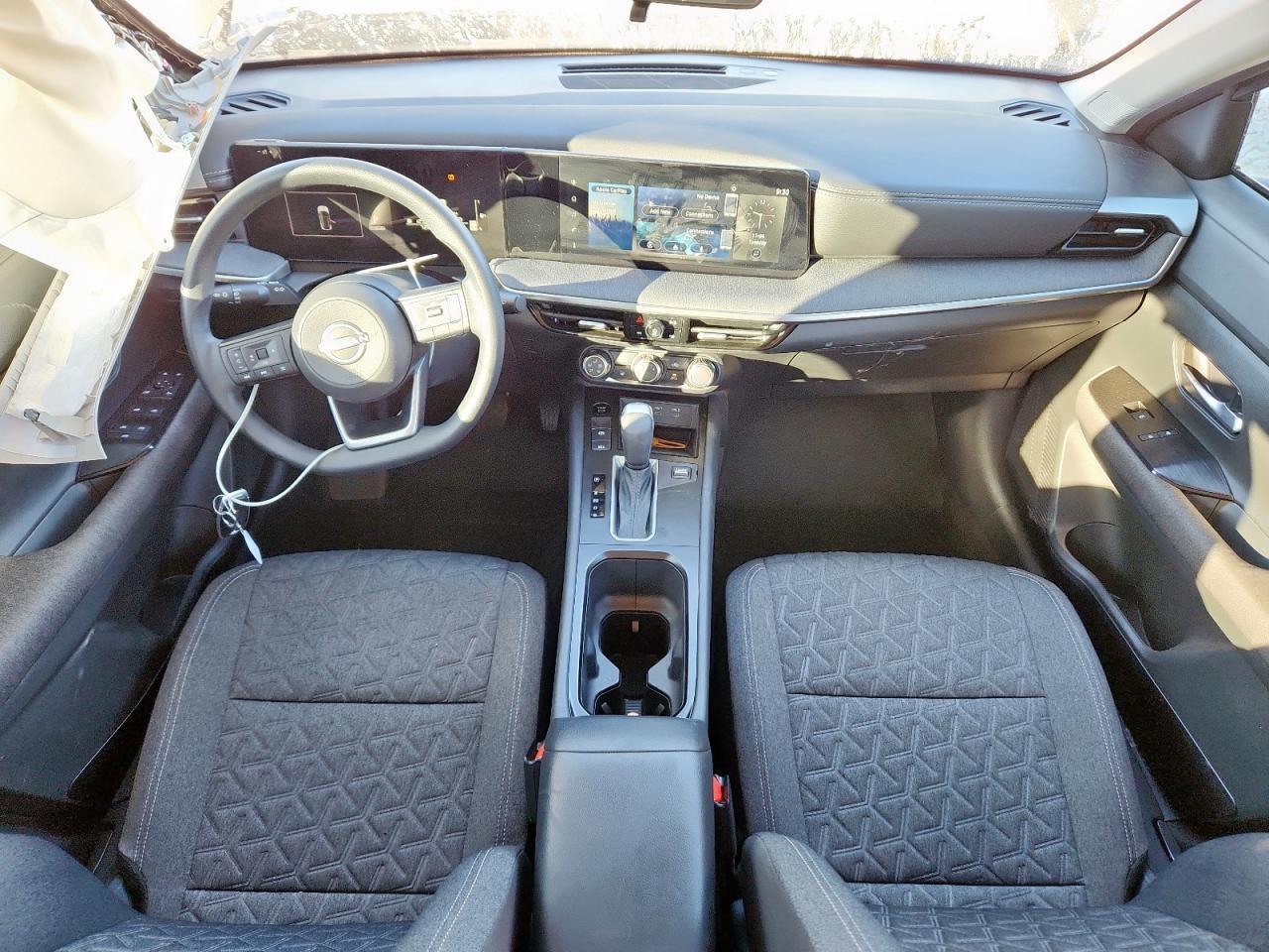 2025 NISSAN KICKS