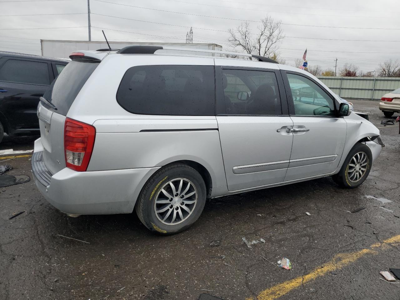 2012 KIA SEDONA