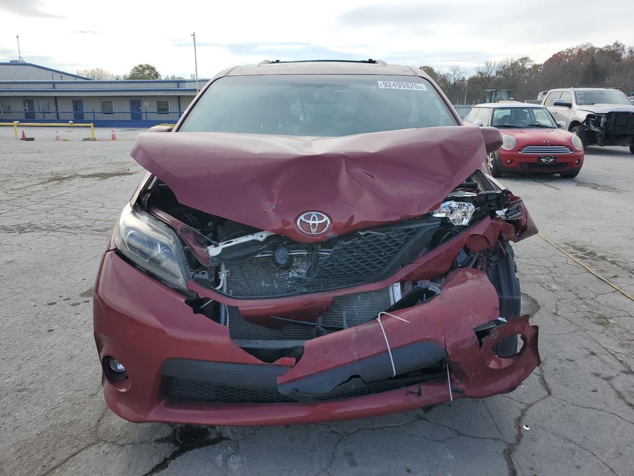2017 TOYOTA SIENNA