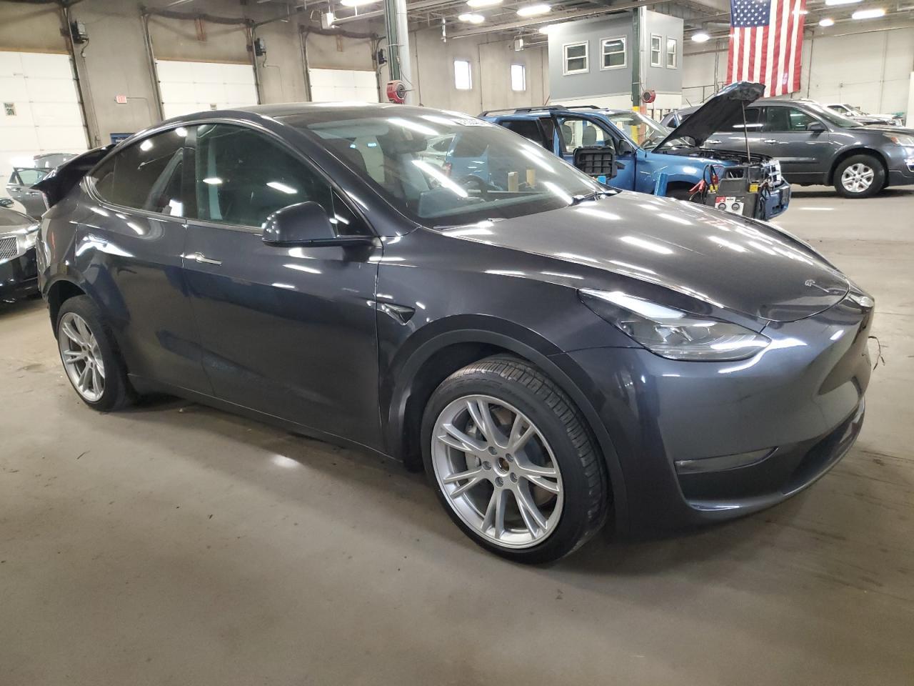 2024 TESLA MODEL Y