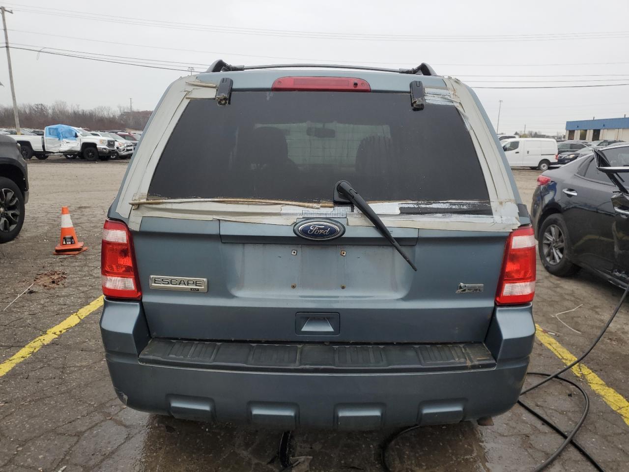 2010 FORD ESCAPE