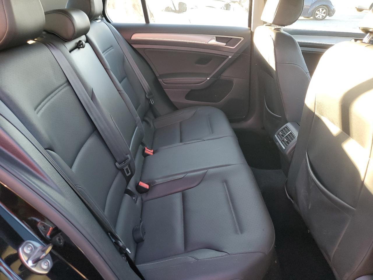 2015 VOLKSWAGEN GOLF
