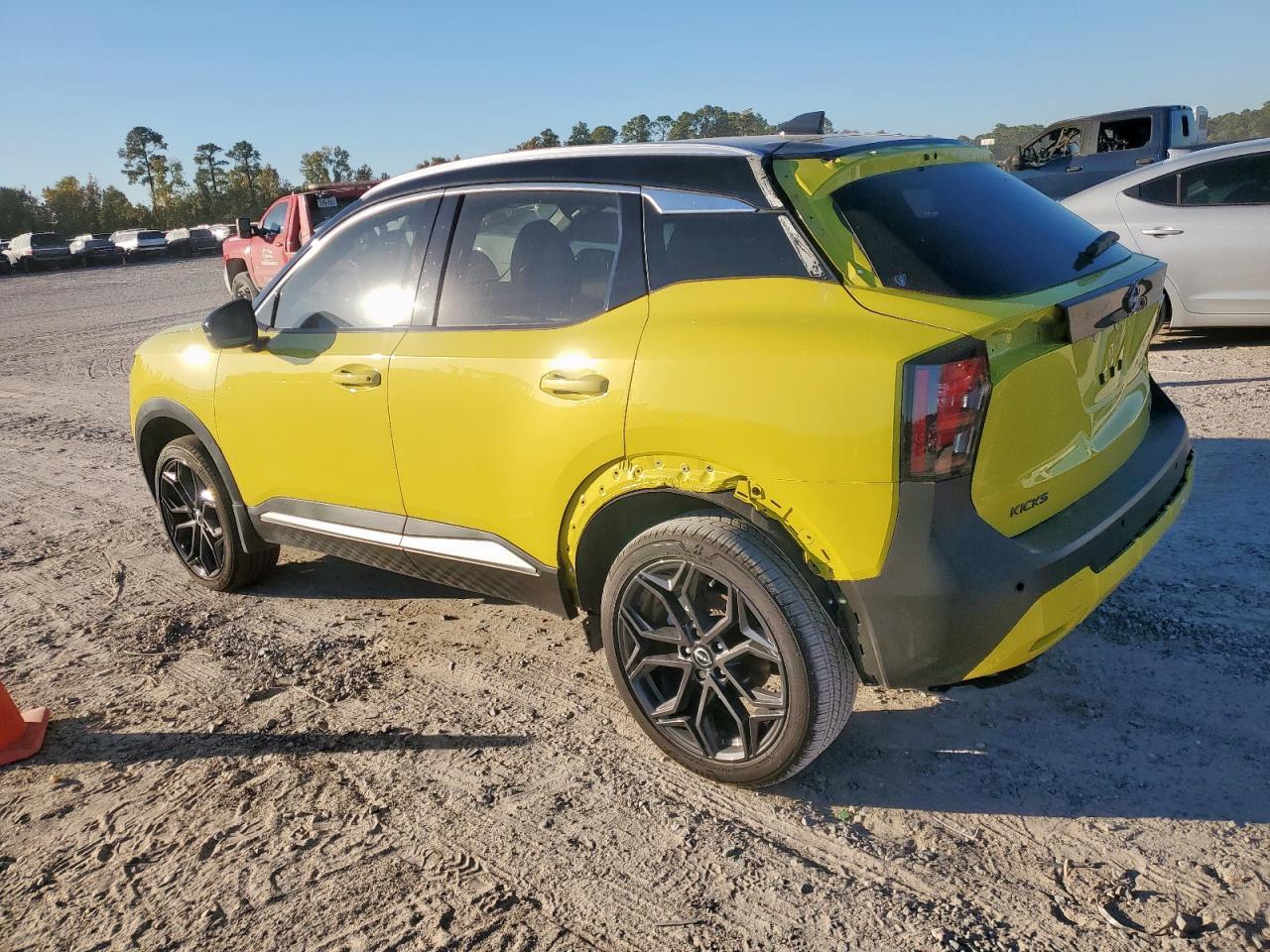 2025 NISSAN KICKS