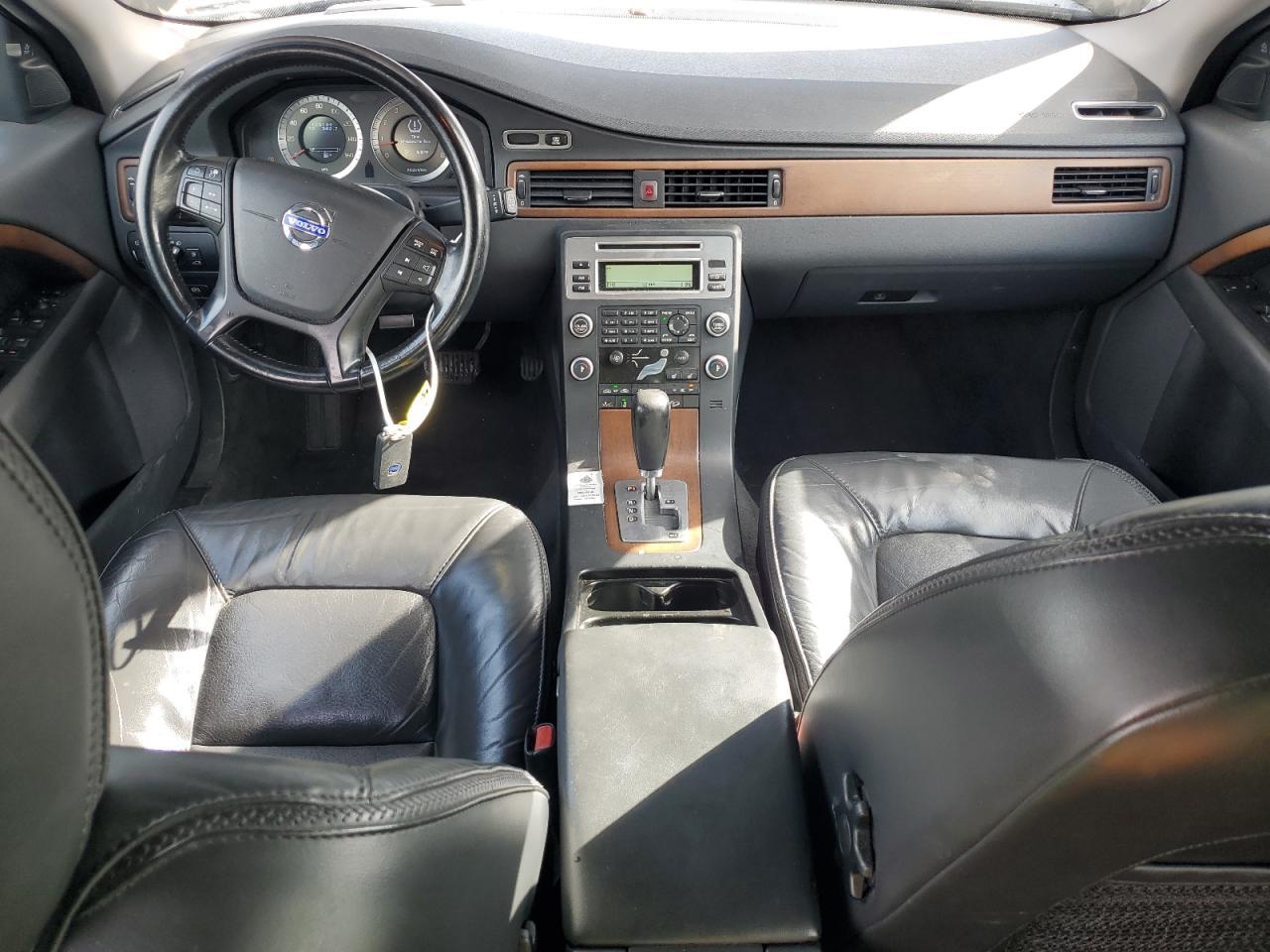 2010 VOLVO XC70