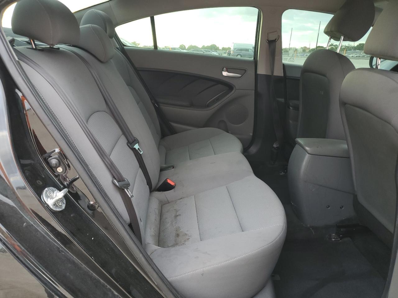 2017 KIA FORTE