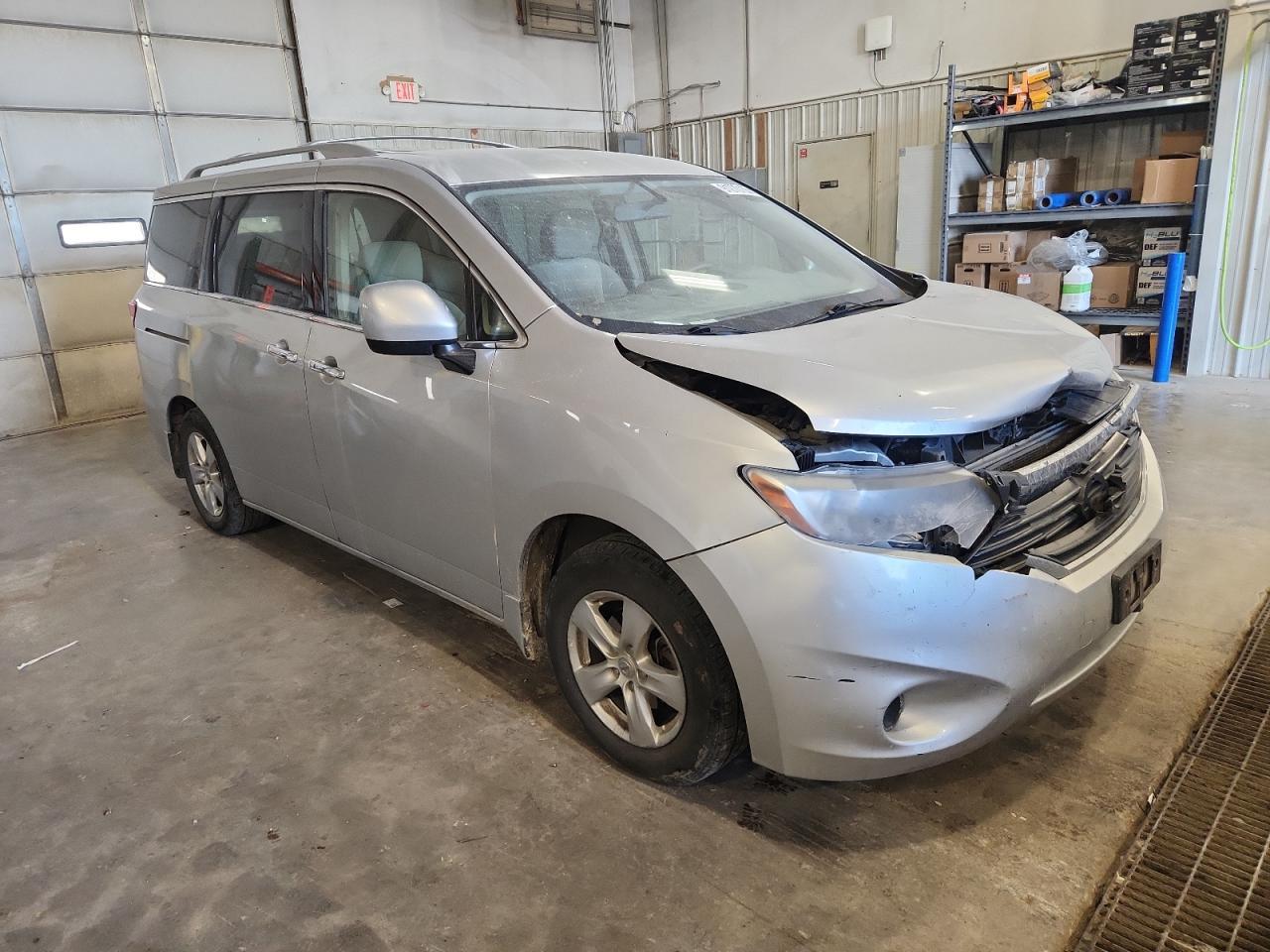 2015 NISSAN Quest