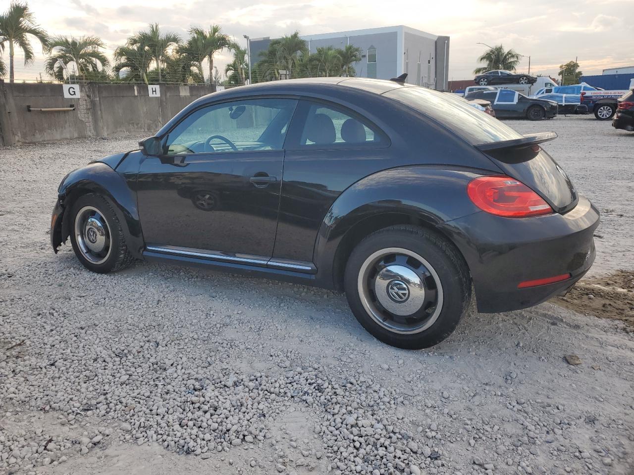 2016 VOLKSWAGEN Beetle