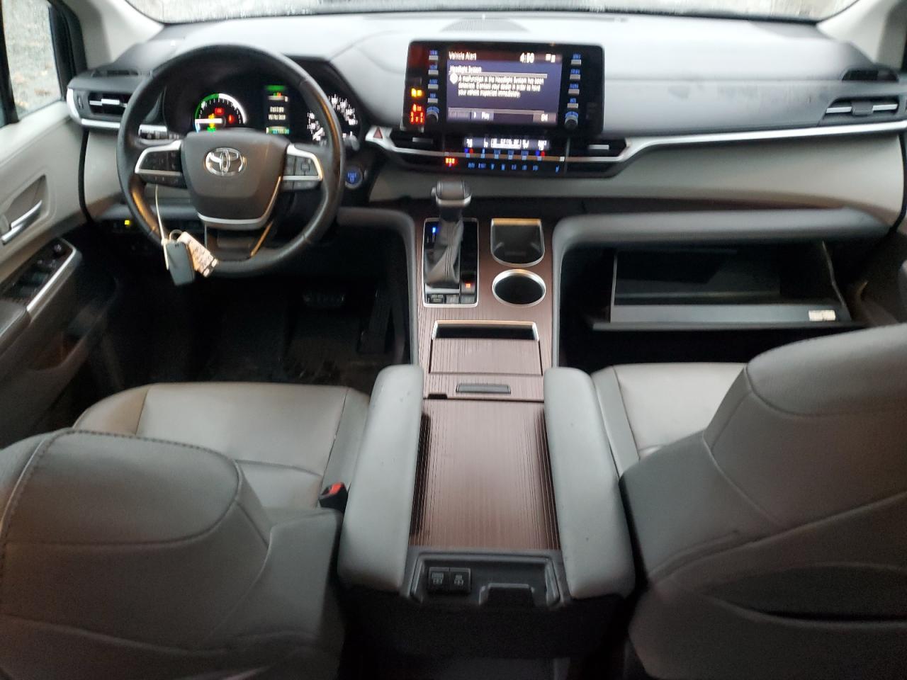 2022 TOYOTA SIENNA