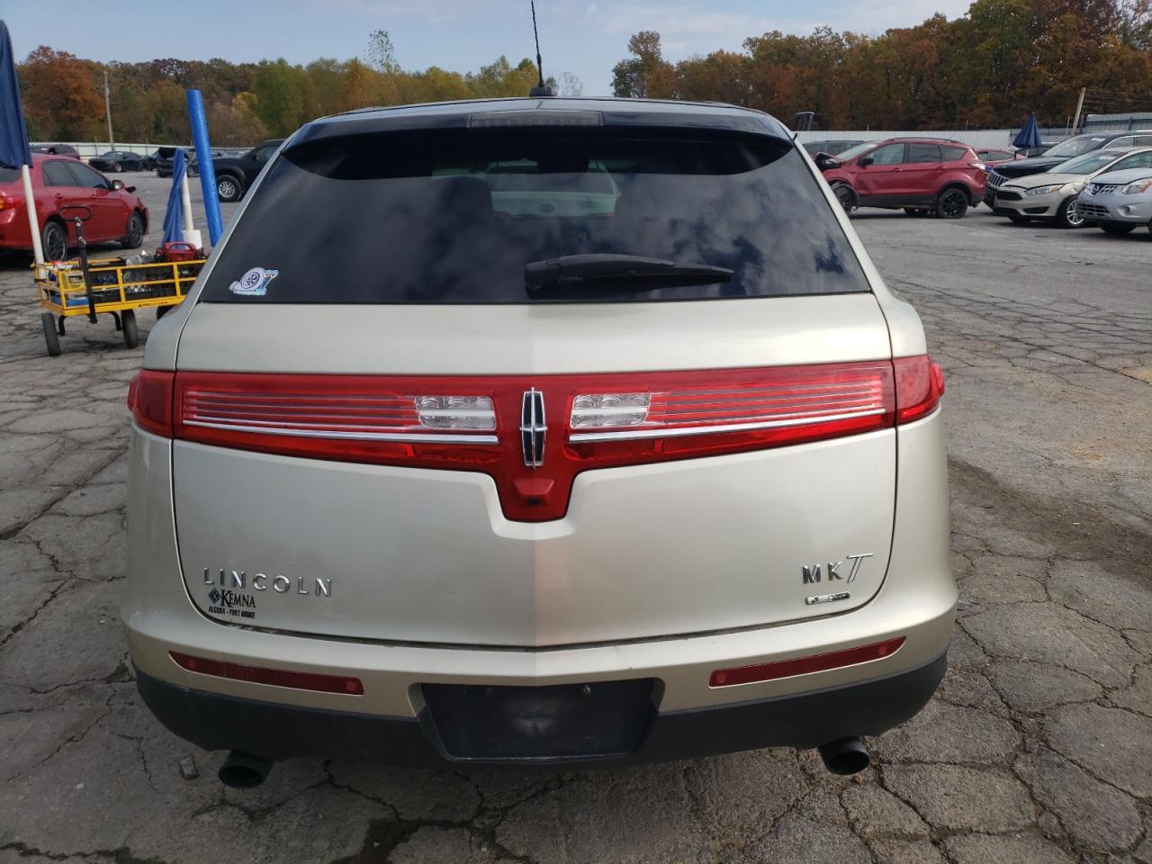 2011 LINCOLN MKT