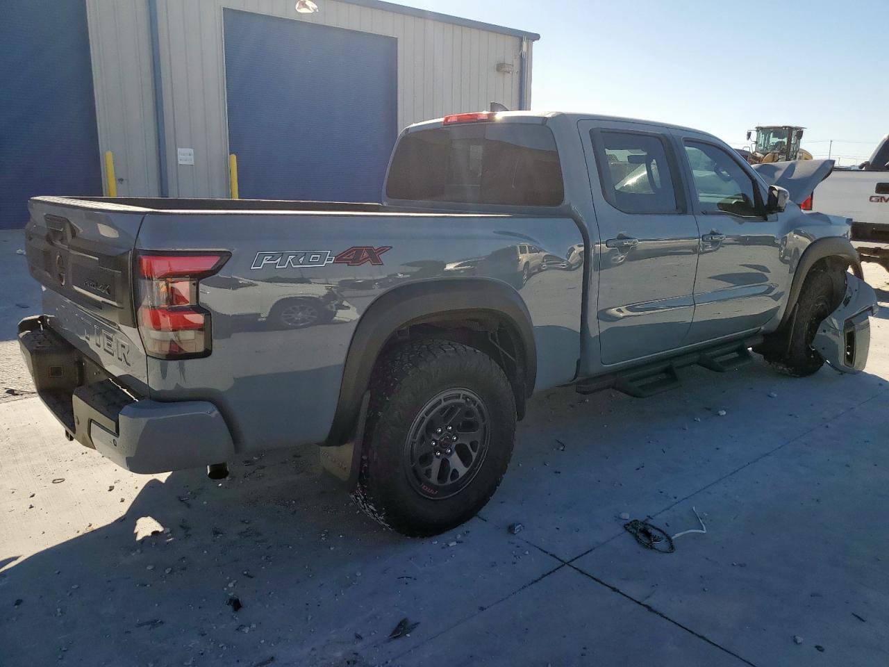2025 NISSAN Frontier