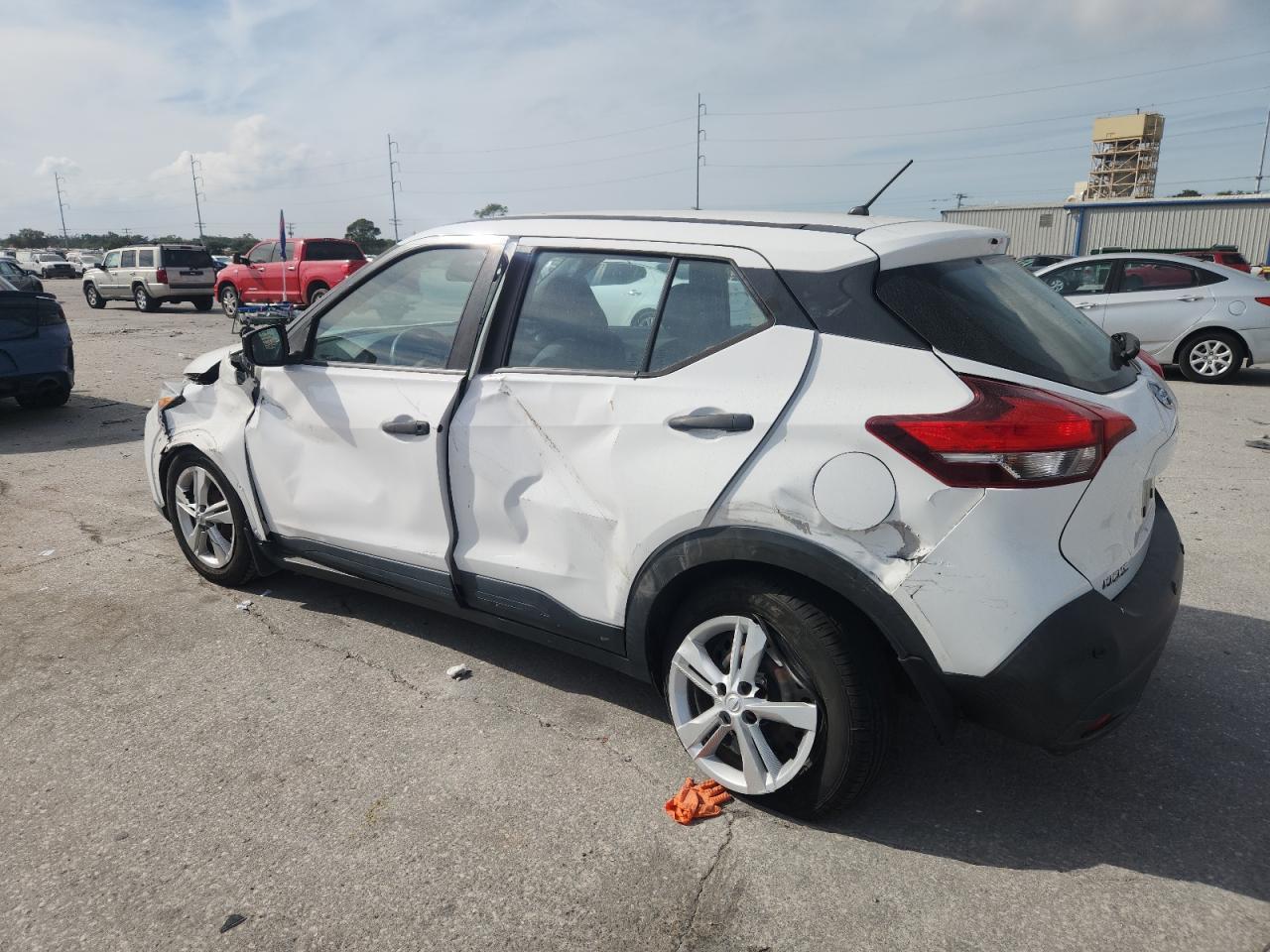 2020 NISSAN KICKS