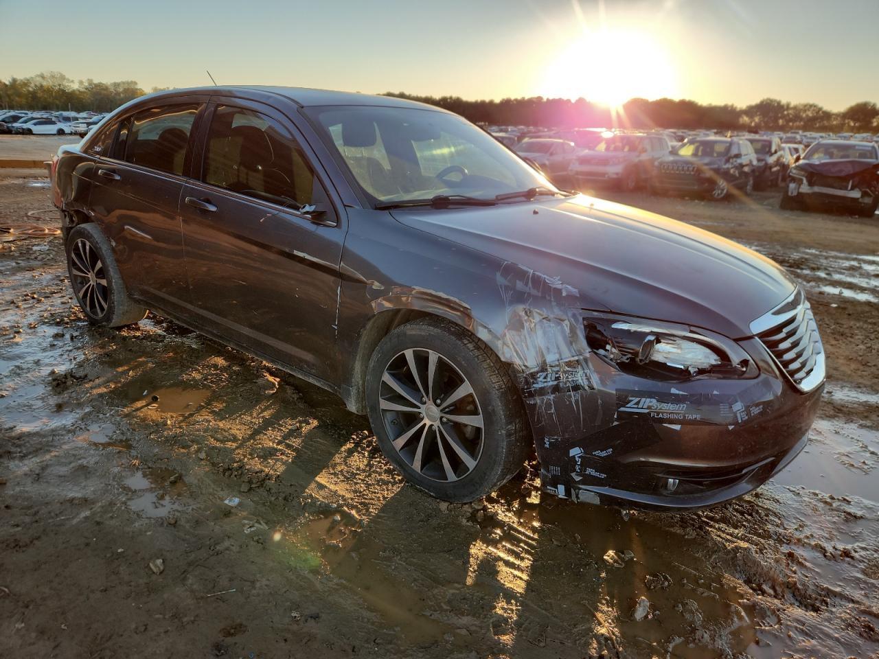2014 CHRYSLER 200