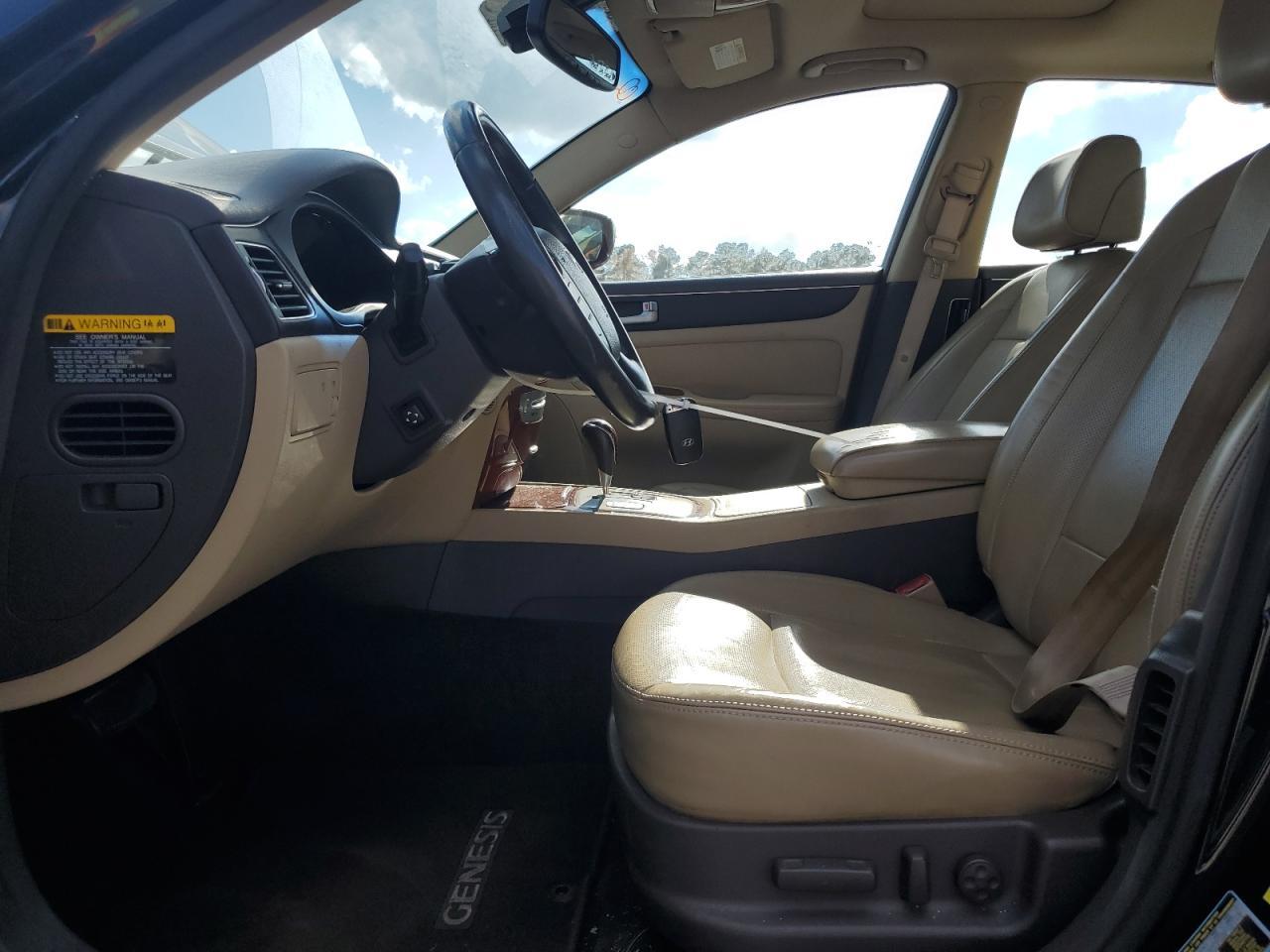 2013 HYUNDAI GENESIS