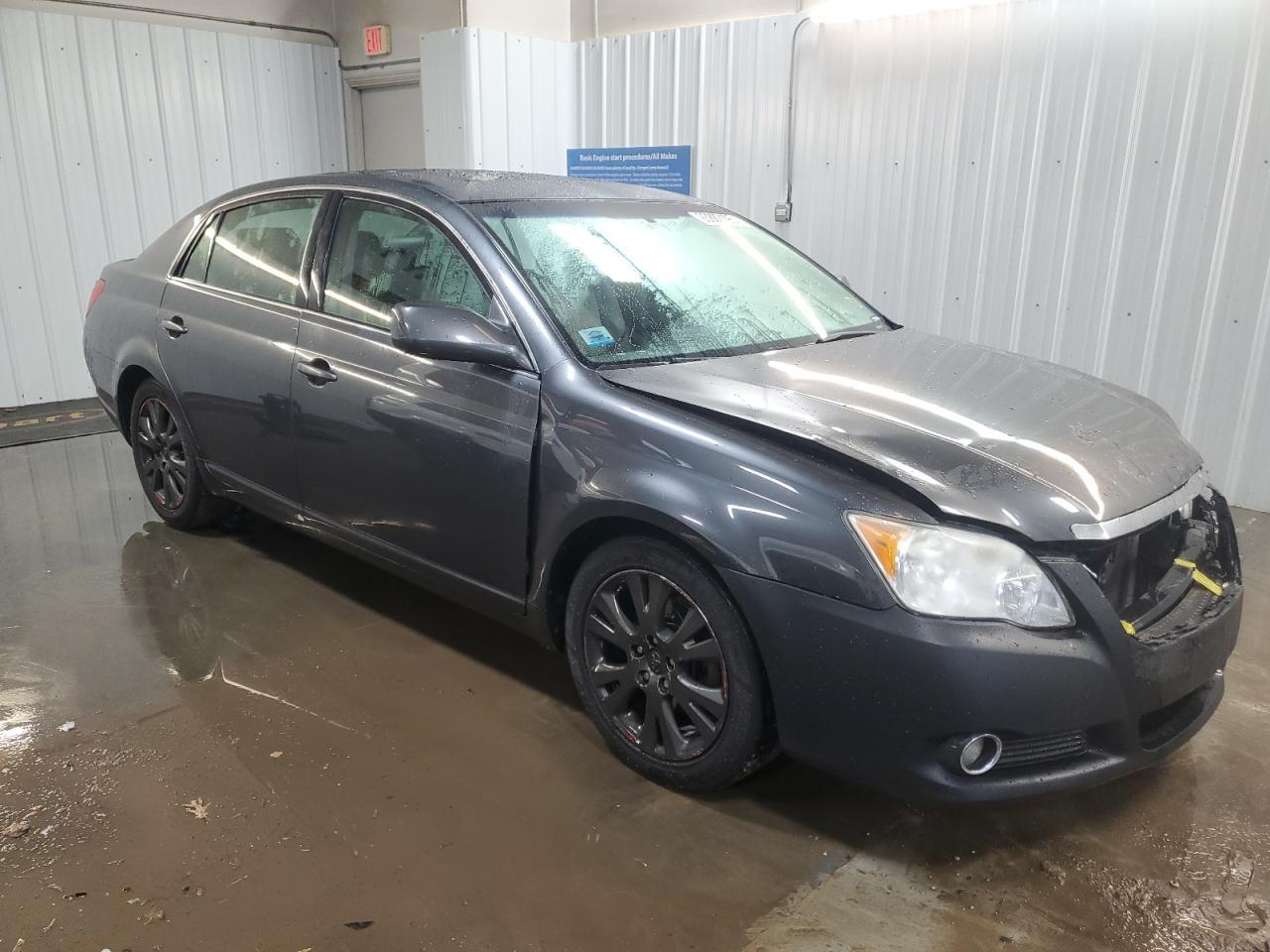 2010 TOYOTA Avalon