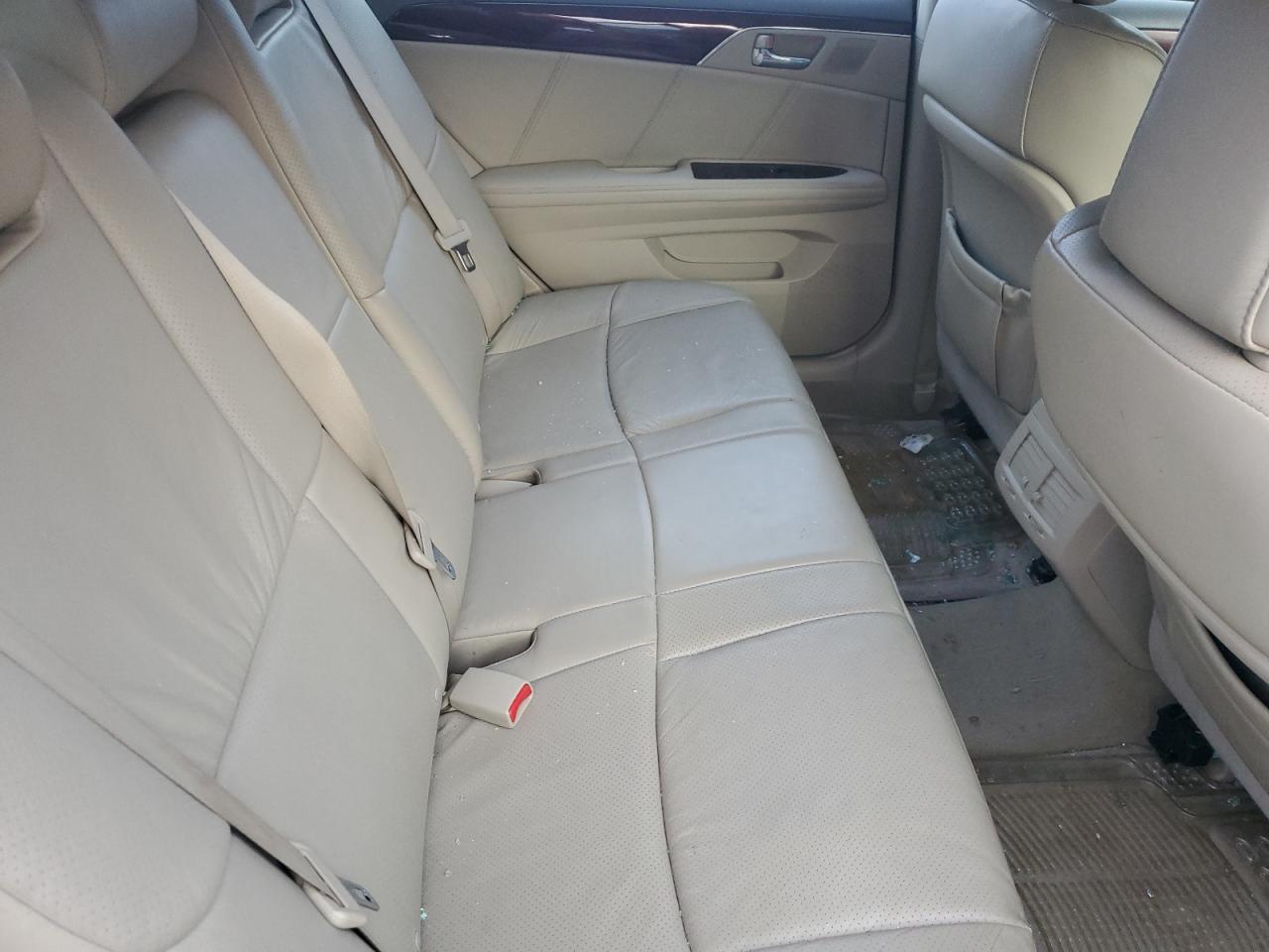 2010 TOYOTA Avalon