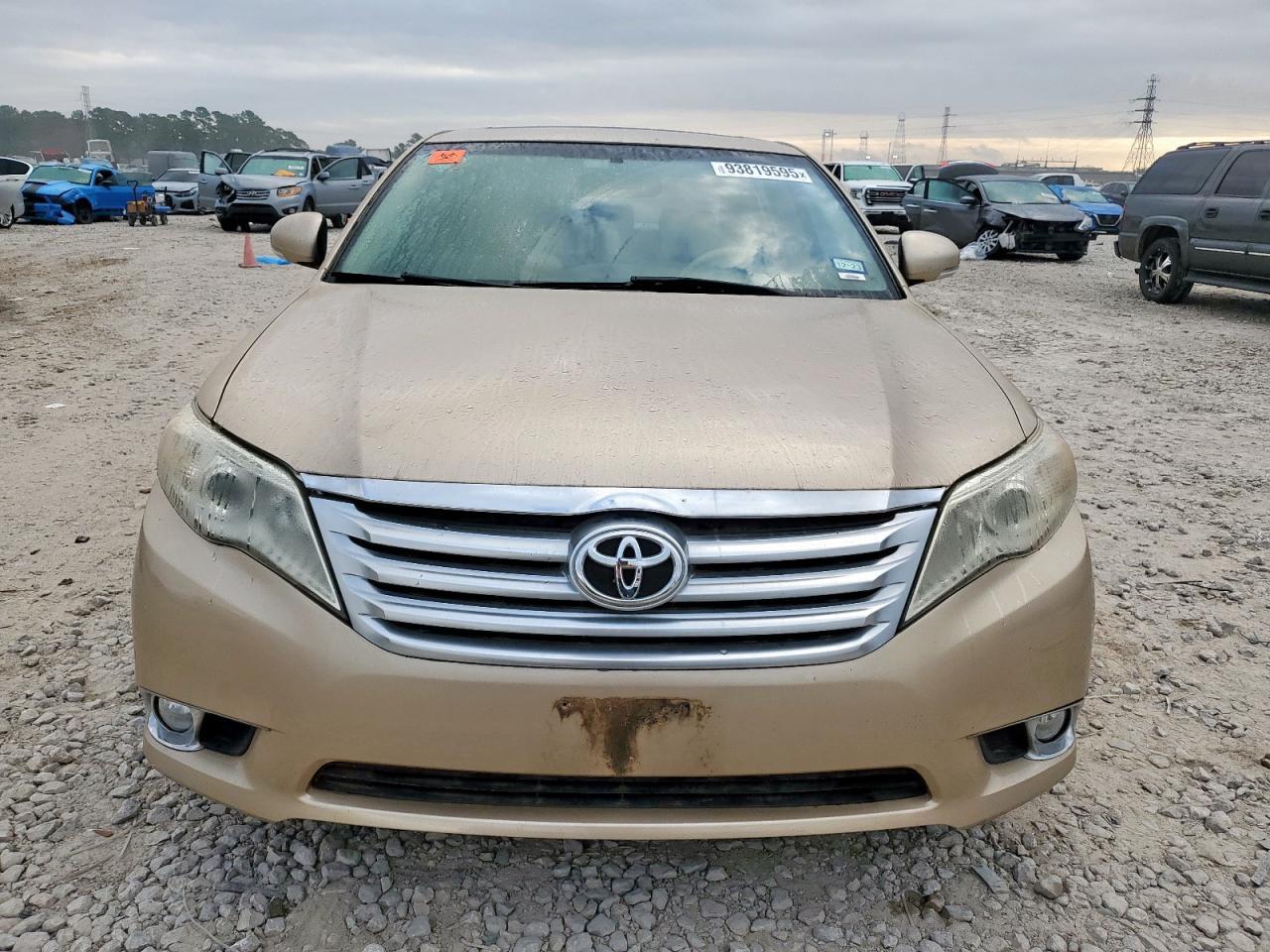 2011 TOYOTA Avalon