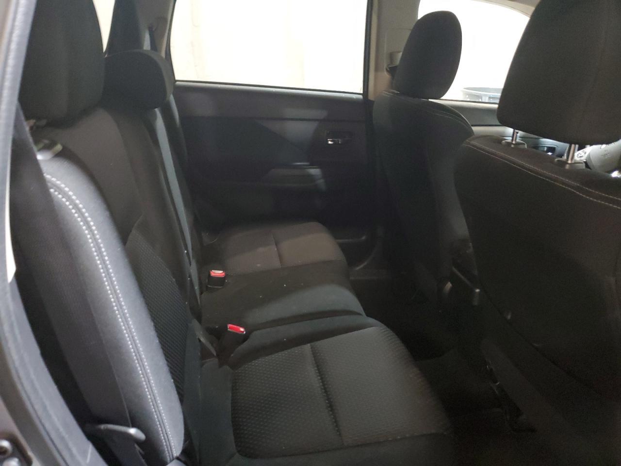 2016 MITSUBISHI outlander