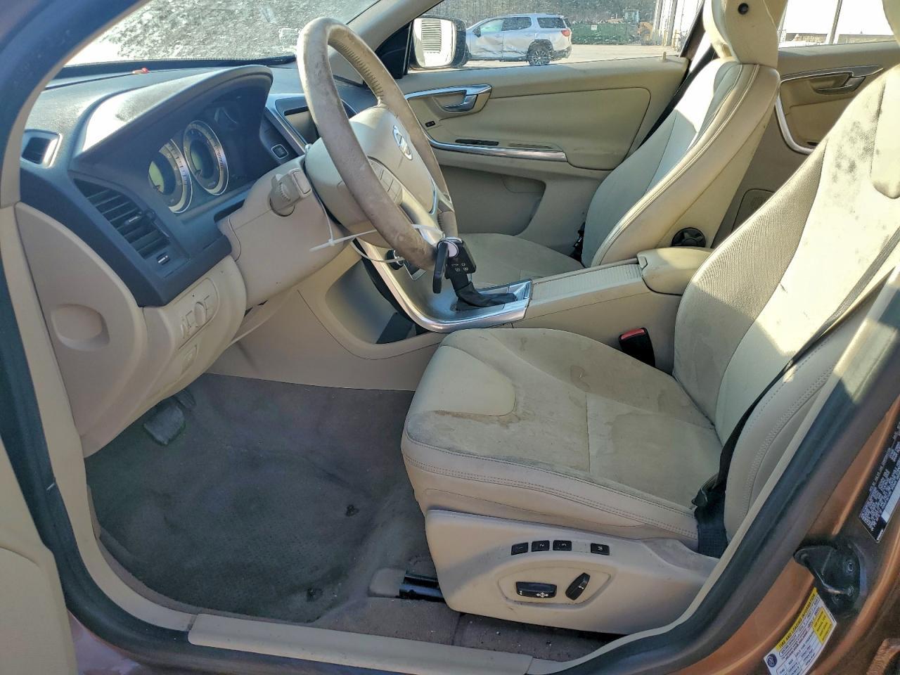 2013 VOLVO XC60