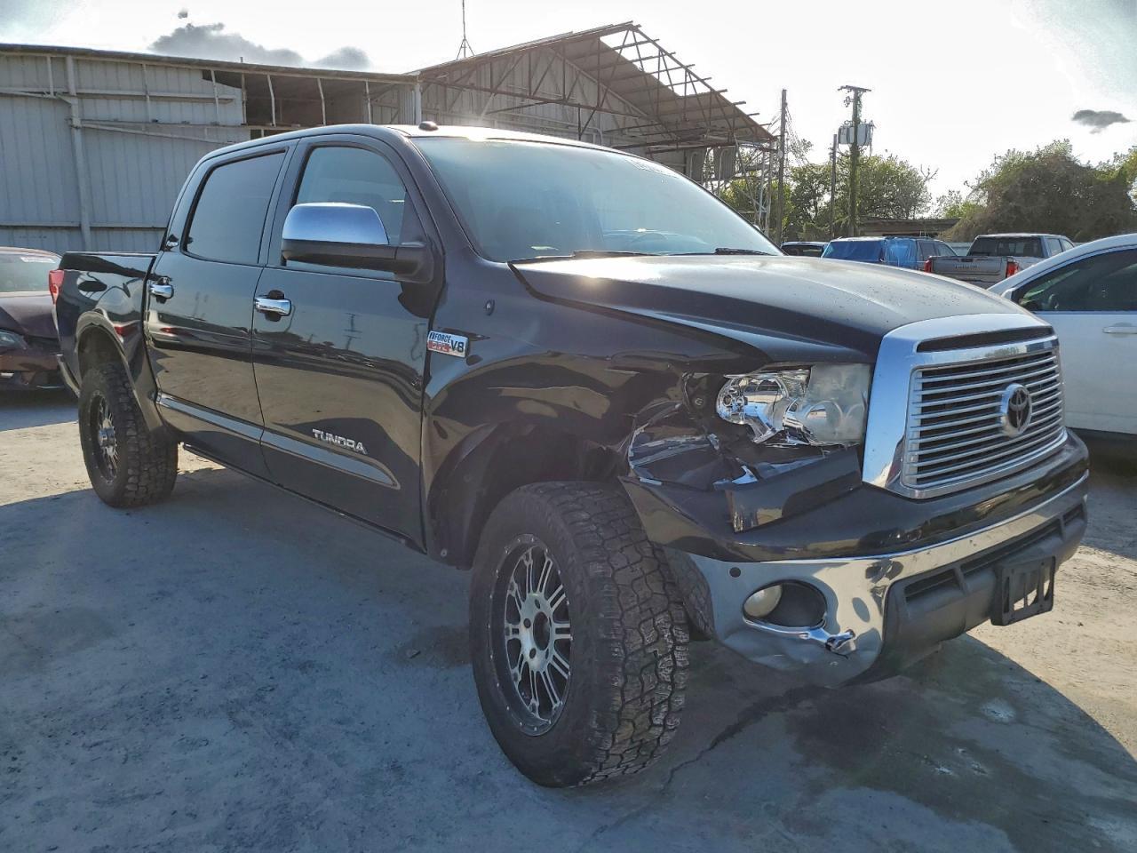 2011 TOYOTA TUNDRA