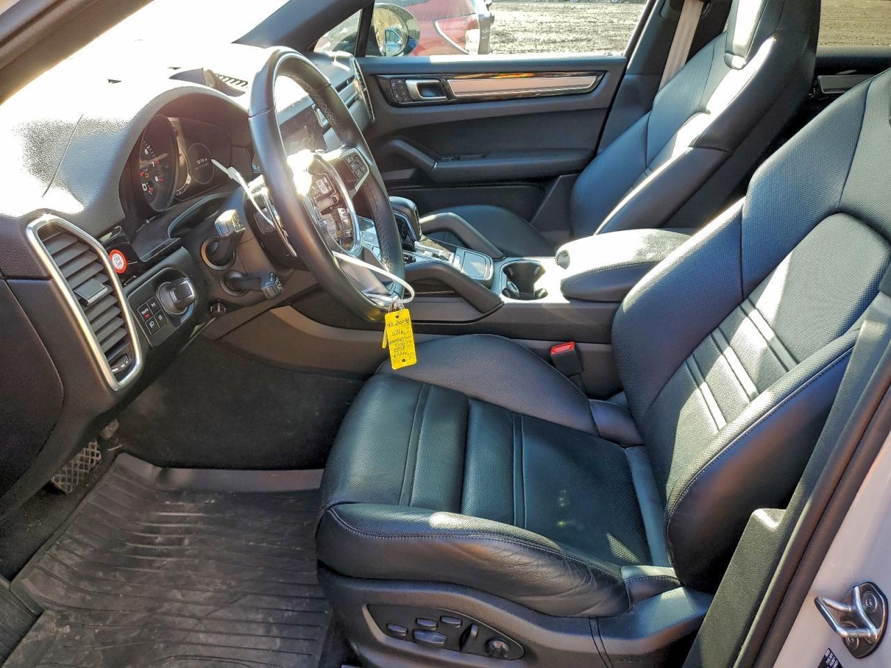 2022 PORSCHE CAYENNE
