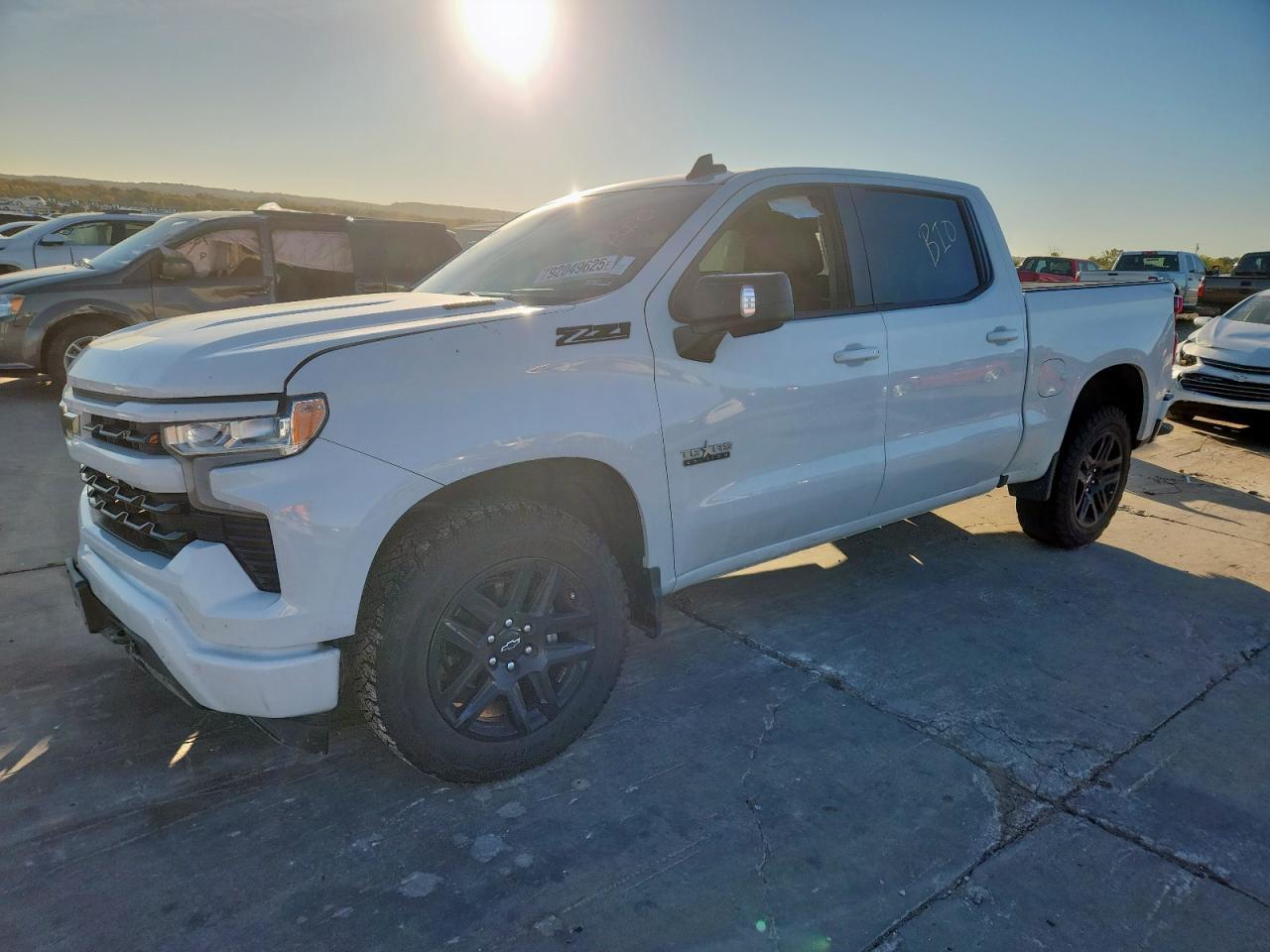 2024 CHEVROLET Silverado