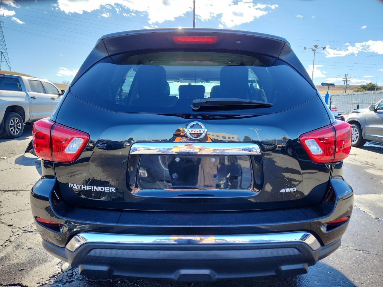 2017 NISSAN PATHFINDER