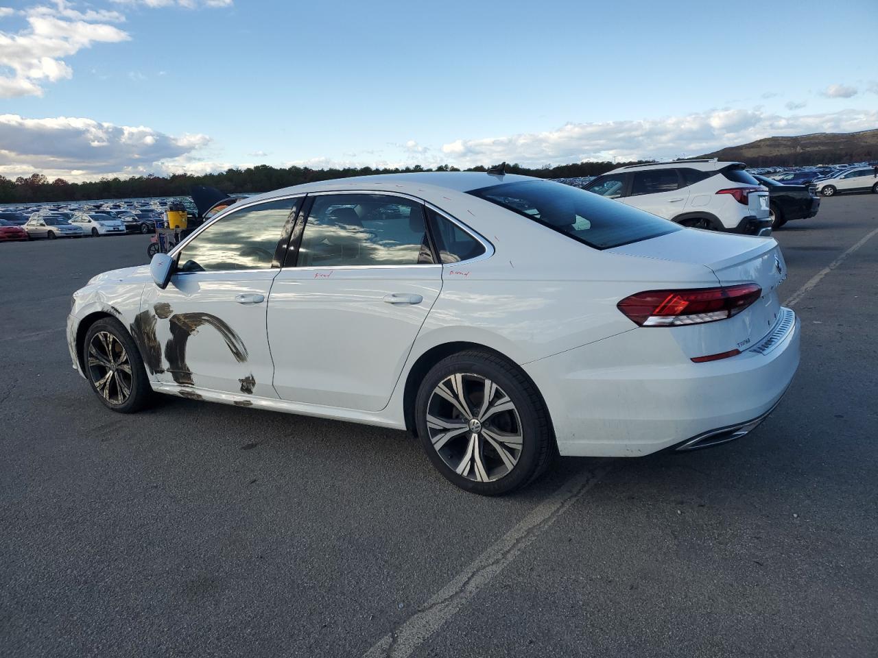 2022 VOLKSWAGEN Passat