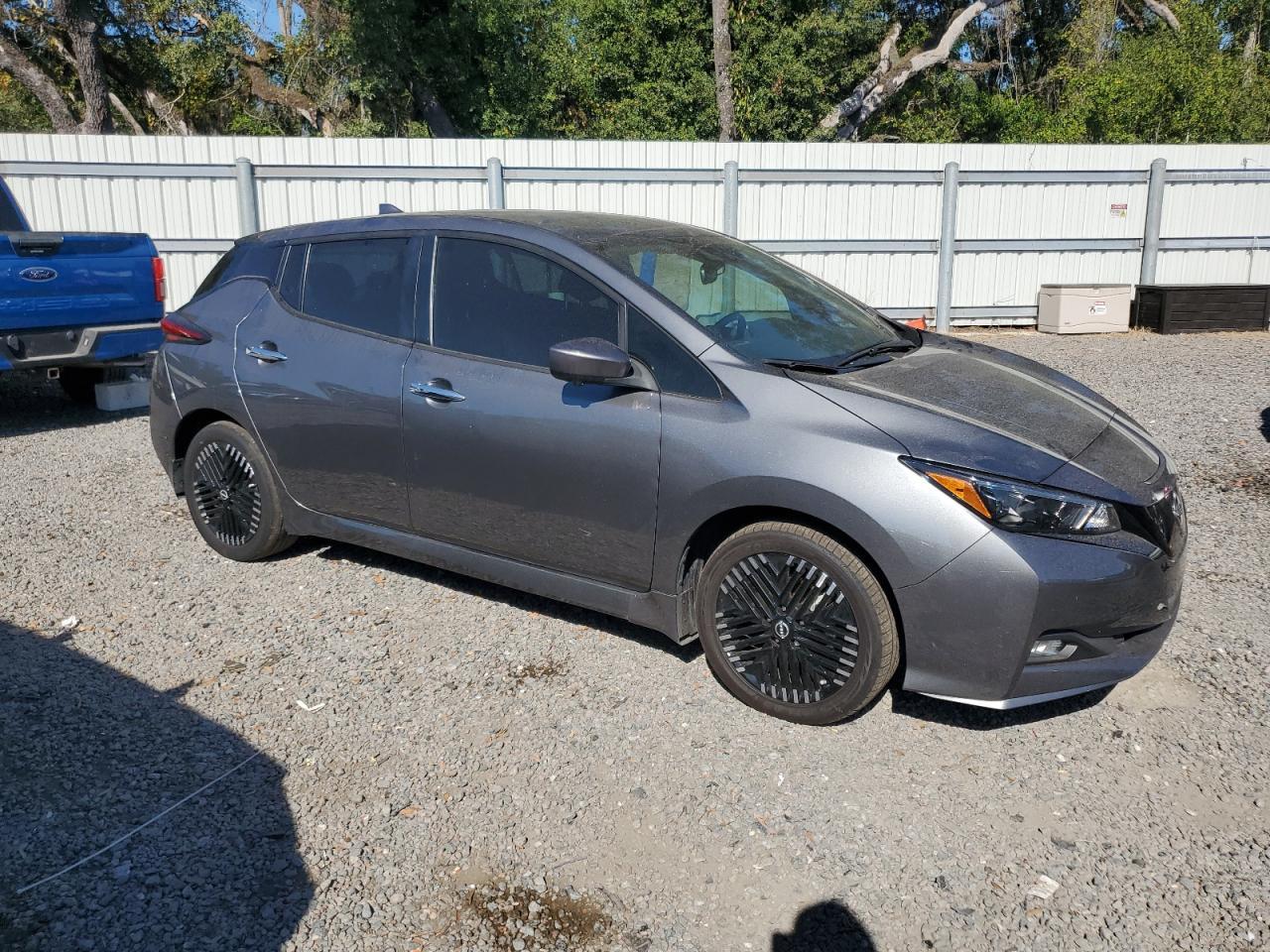 2024 NISSAN LEAF