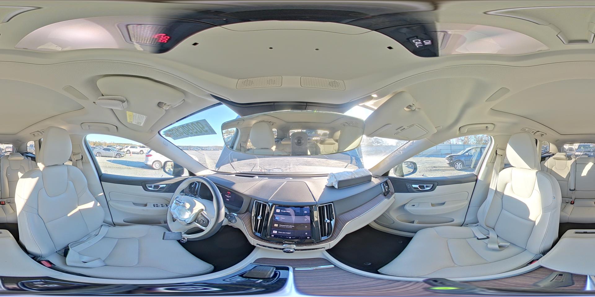 2022 VOLVO XC60
