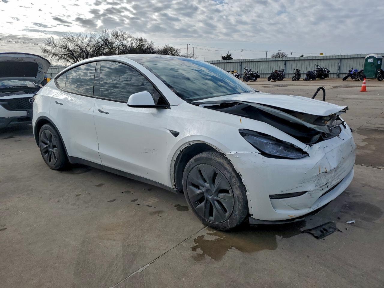 2024 TESLA MODEL Y
