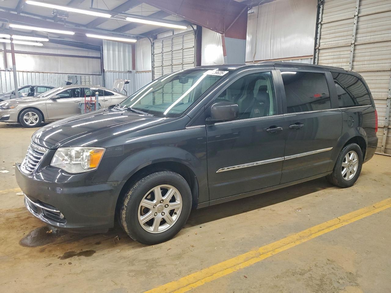 2012 CHRYSLER Town & Country