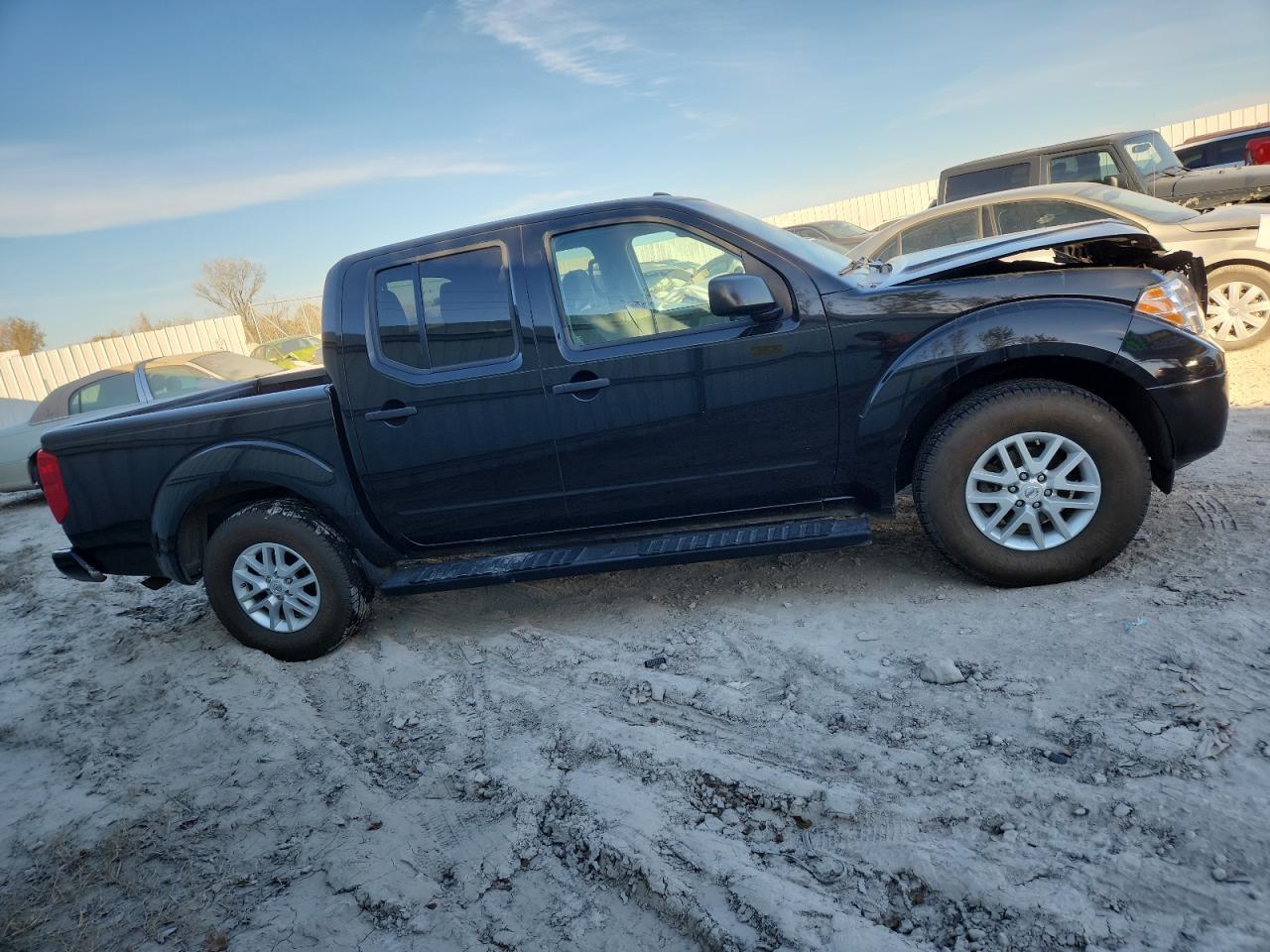 2017 NISSAN Frontier