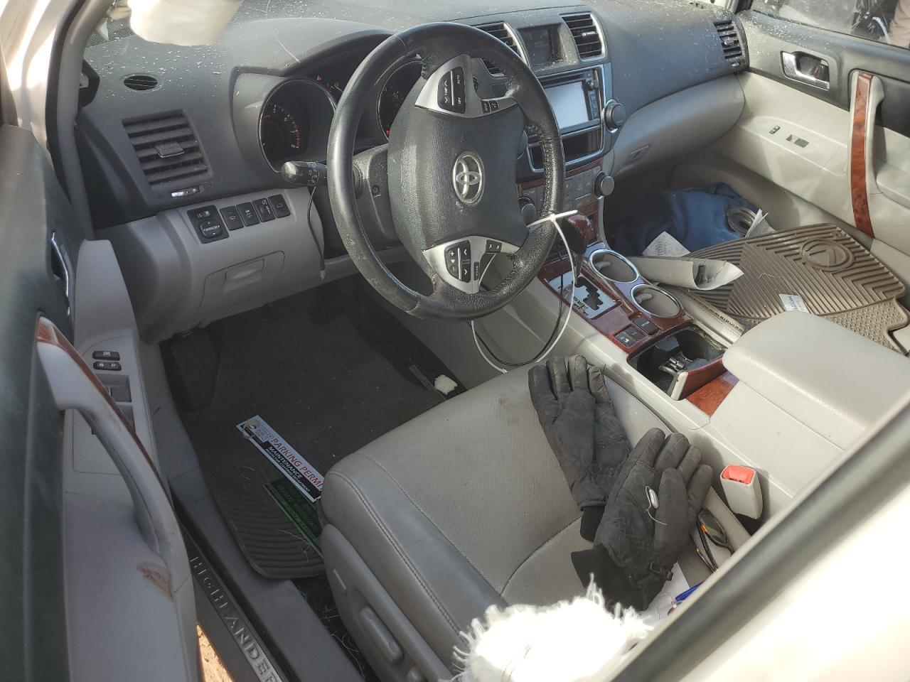 2013 TOYOTA HIGHLANDER