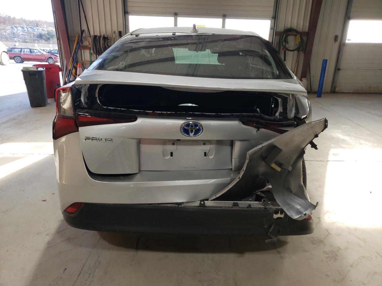 2022 TOYOTA PRIUS