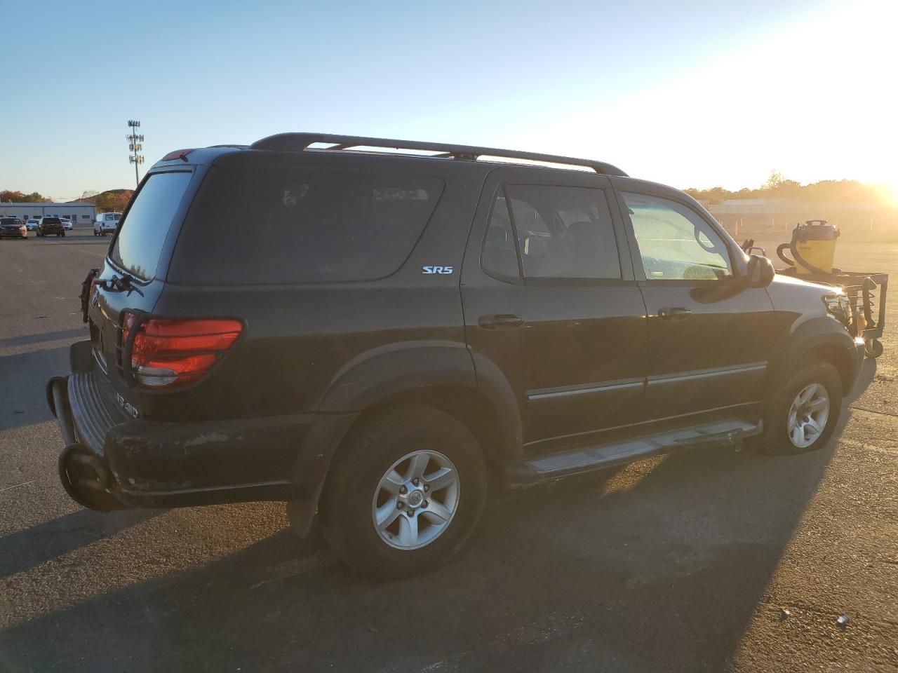 2005 TOYOTA Sequoia