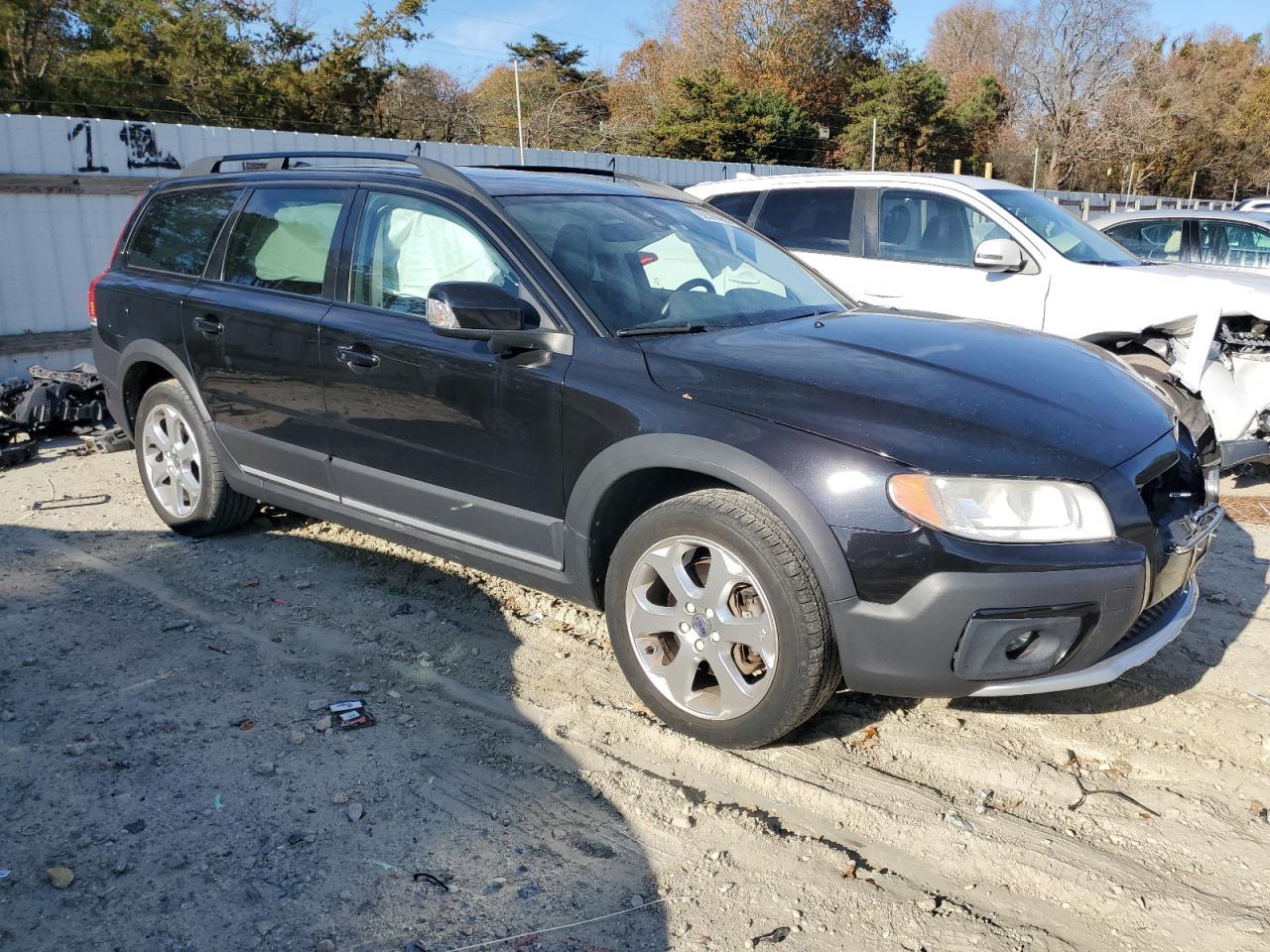 2016 VOLVO XC70