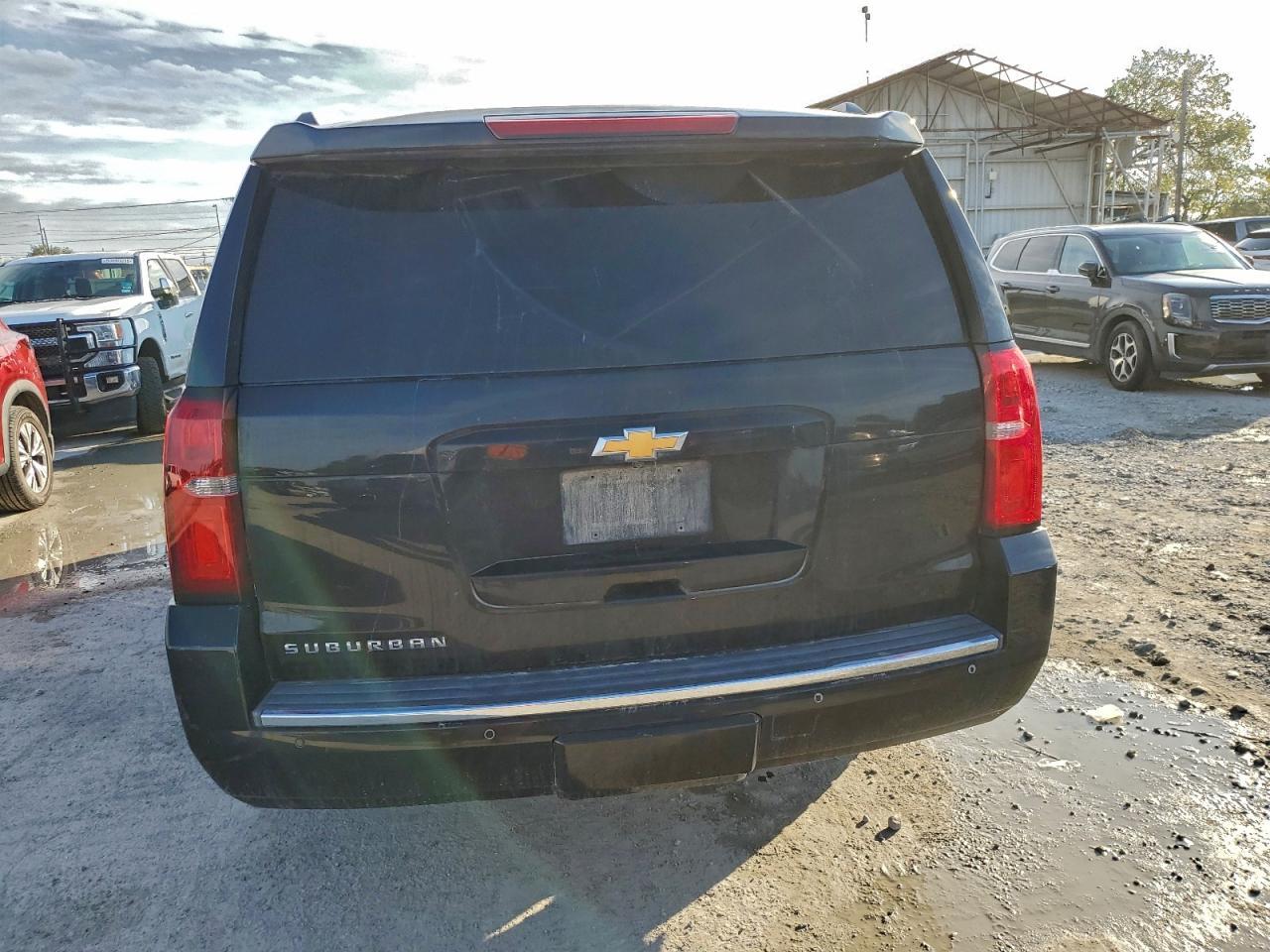 2016 CHEVROLET Suburban