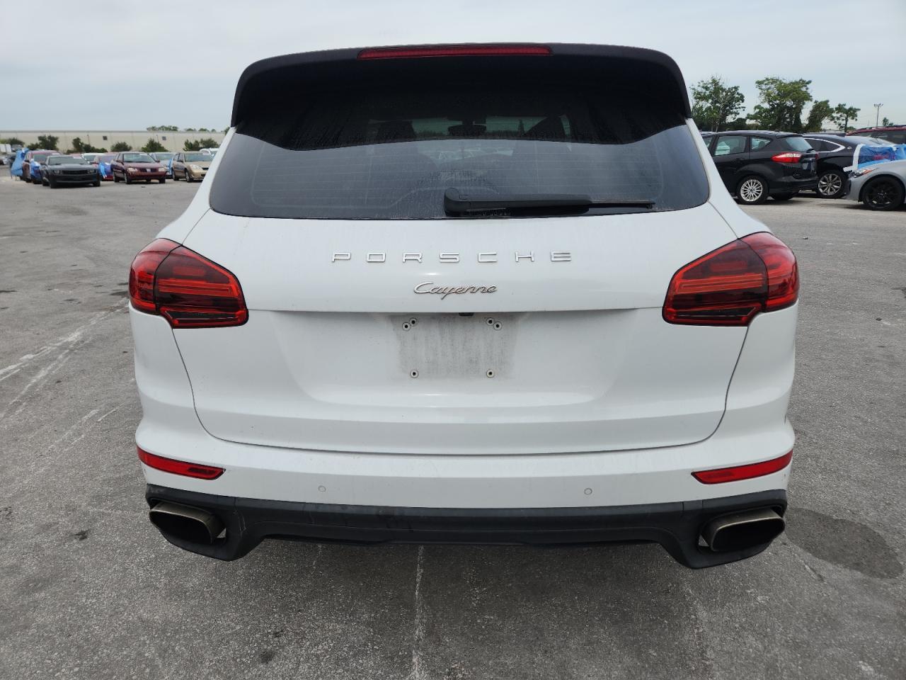 2016 PORSCHE CAYENNE