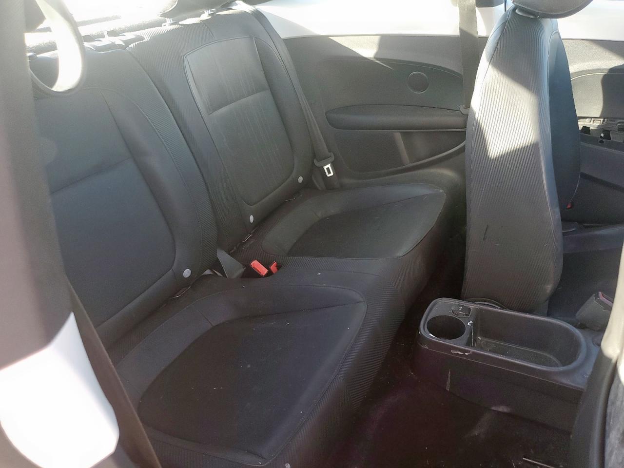 2012 VOLKSWAGEN Beetle